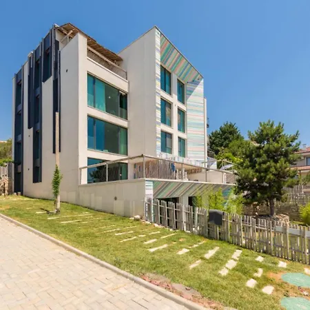 Apartment Bamboo Garden 